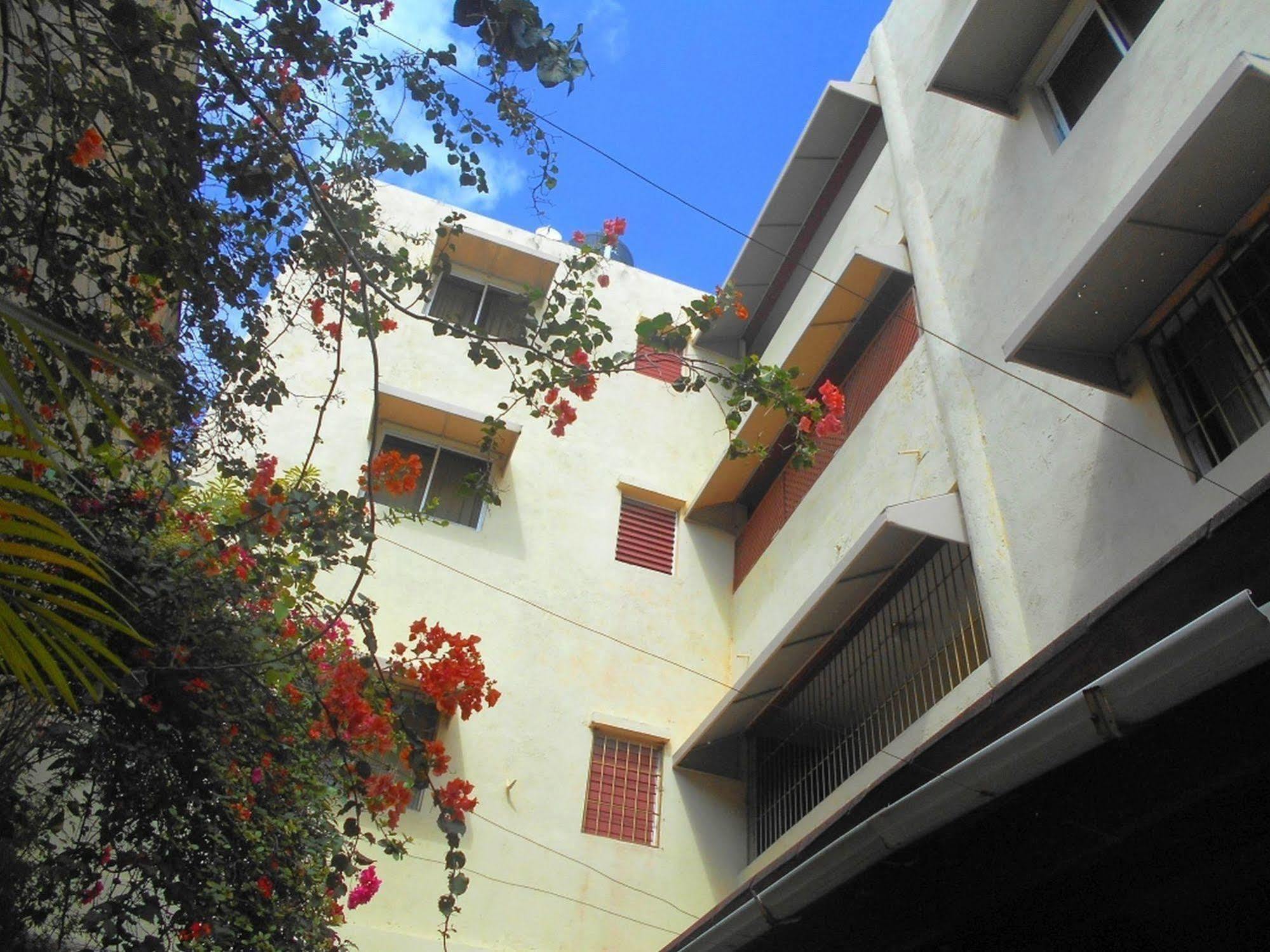 Hostal Condo-Parque ซานโตโดมิงโก ภายนอก รูปภาพ