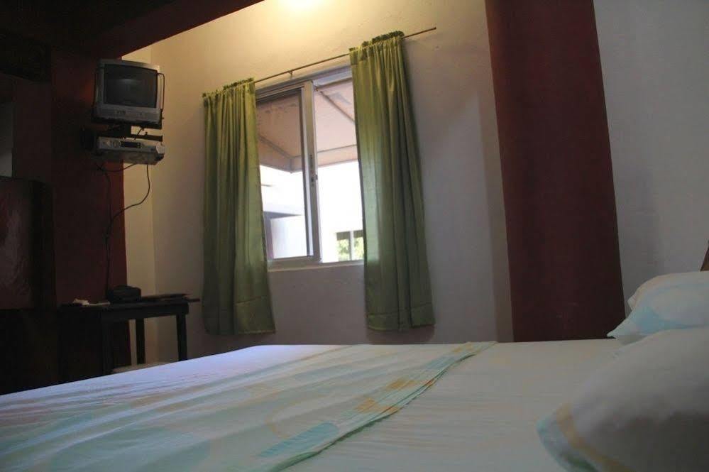 Hostal Condo-Parque ซานโตโดมิงโก ภายนอก รูปภาพ