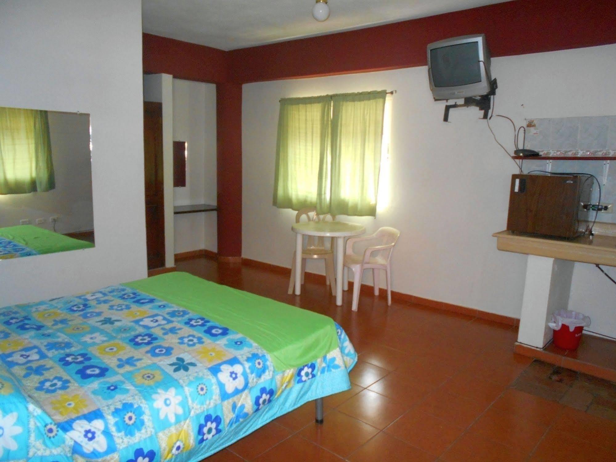 Hostal Condo-Parque ซานโตโดมิงโก ภายนอก รูปภาพ