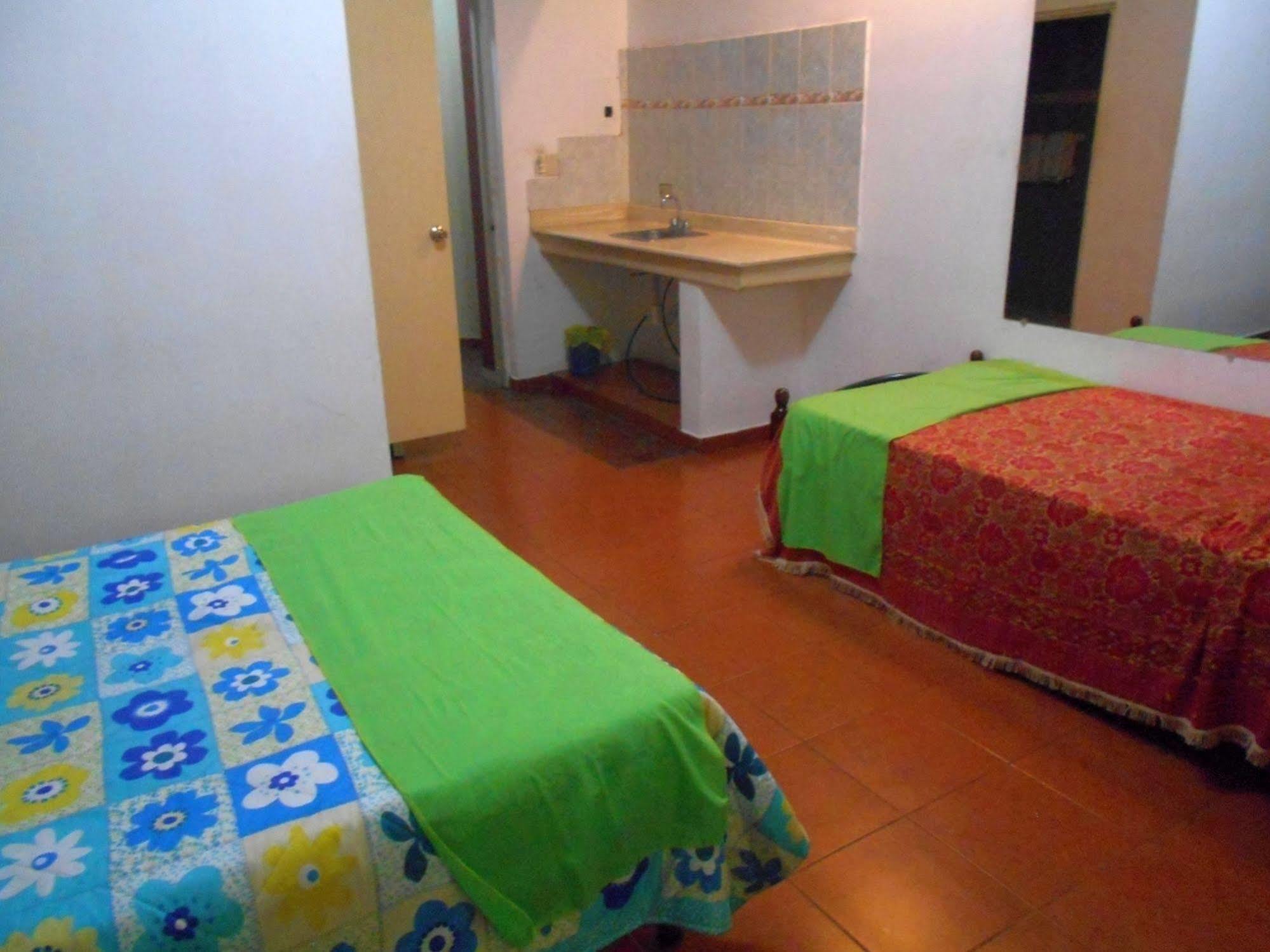 Hostal Condo-Parque ซานโตโดมิงโก ภายนอก รูปภาพ