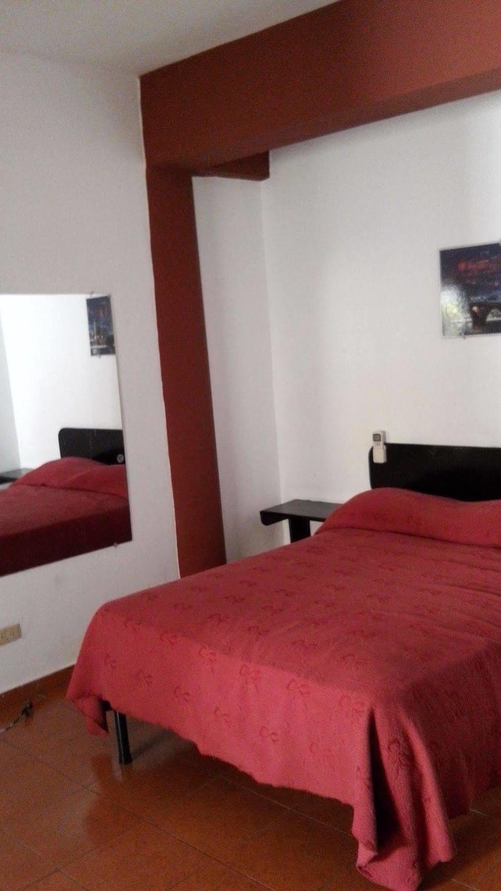 Hostal Condo-Parque ซานโตโดมิงโก ภายนอก รูปภาพ